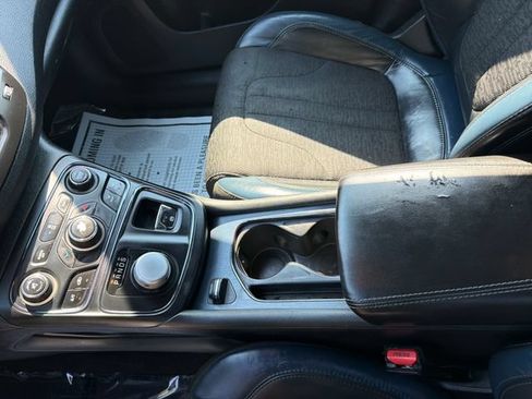 Used 2015 Chrysler 200 S FWD image 22