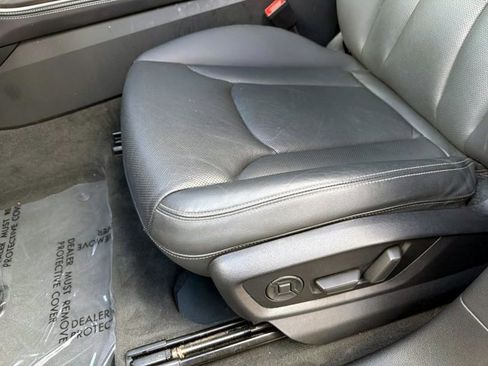 Used 2023 Audi Q8 Prestige image 17