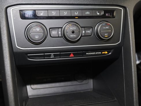 Used 2021 Volkswagen Atlas SE image 30