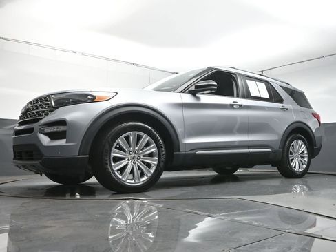 Used 2022 Ford Explorer Limited w/ Equipment Group 301A image 36