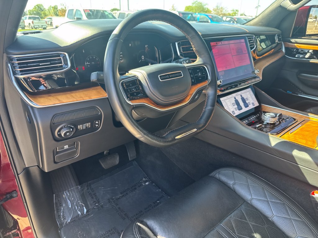 Used 2022 Jeep Grand Wagoneer Series III AWD/4WD image 12