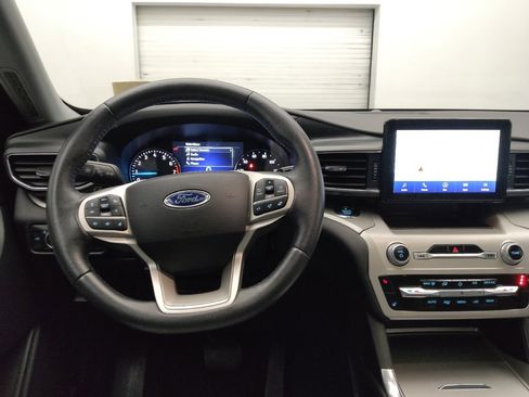 Used 2021 Ford Explorer XLT w/ Equipment Group 202A image 22