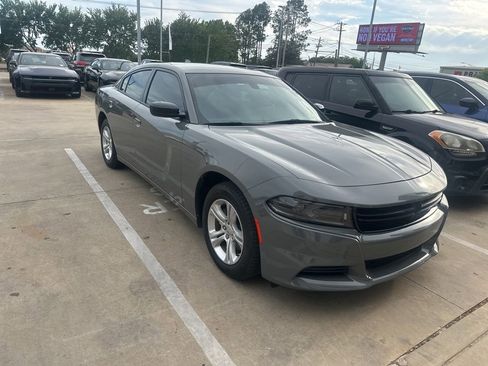 Used 2023 Dodge Charger SXT w/ Cold Weather Package RWD image 3