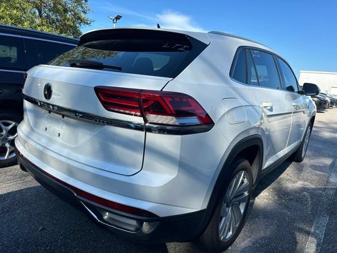 Used 2022 Volkswagen Atlas Cross Sport SE FWD image 4
