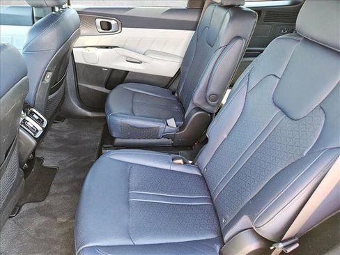 Used 2022 Kia Sorento SX Prestige w/ Panoramic Sunroof Package image 25