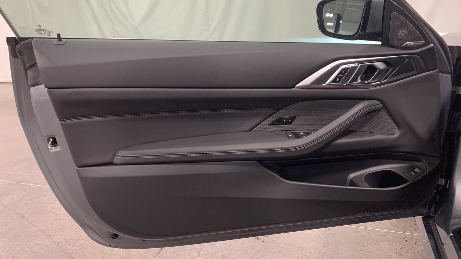 Used 2025 BMW 430i Convertible w/ Premium Package RWD image 11