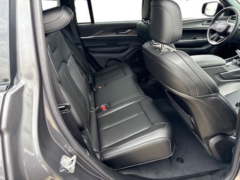 New 2025 Jeep Grand Cherokee Limited w/ Trailer Tow Package image 21