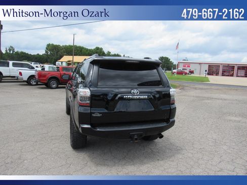 Used 2023 Toyota 4Runner SR5 AWD/4WD image 11