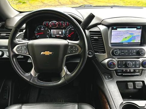 Used 2019 Chevrolet Suburban LT image 15