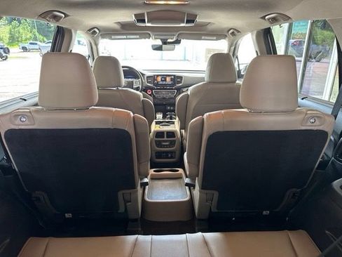 Used 2020 Honda Pilot Touring image 13