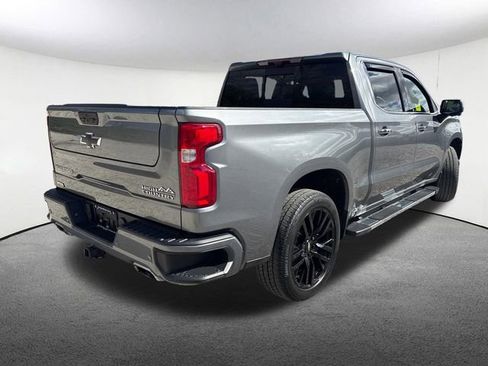 Used 2022 Chevrolet Silverado 1500 High Country w/ Technology Package image 13