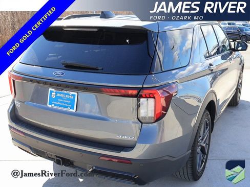 Certified 2025 Ford Explorer ST-Line w/ ST-Line Street Pack image 5