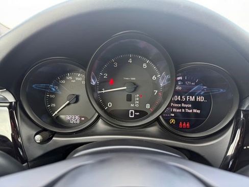Used 2022 Porsche Macan AWD/4WD image 16