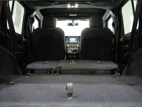 Used 2021 Jeep Wrangler Unlimited Sport image 28
