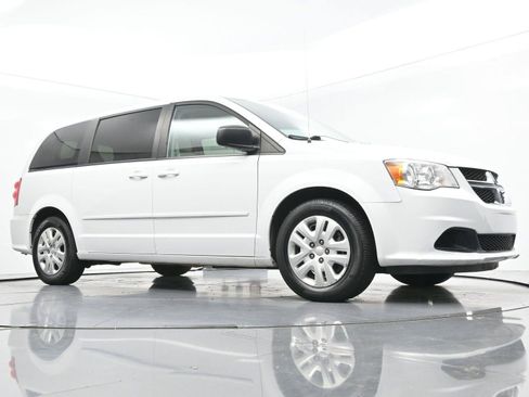 Used 2017 Dodge Grand Caravan SE FWD image 34