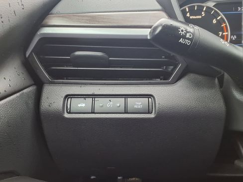 Used 2025 Nissan Altima 2.5 SV FWD image 29