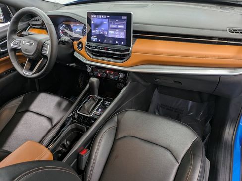 Used 2024 Jeep Compass Limited image 29