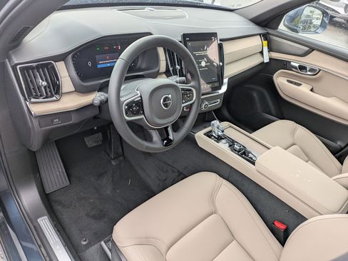 New 2026 Volvo XC90 B6 Plus w/ Protection Package Premier image 11