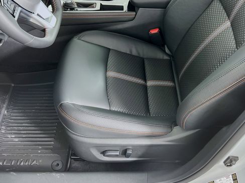 New 2025 Nissan Altima 2.5 SR image 4