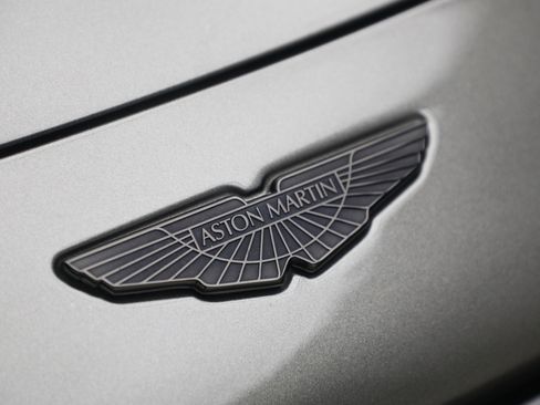 Used 2021 Aston Martin V8 Vantage Roadster image 37