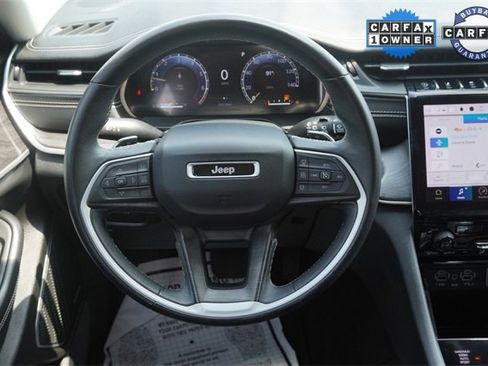 Used 2022 Jeep Grand Cherokee L Limited image 17