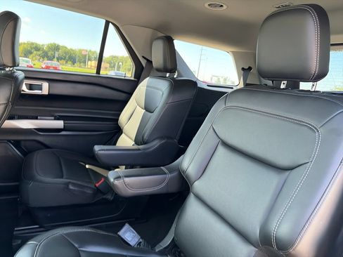 Used 2024 Ford Explorer XLT w/ Equipment Group 202A AWD/4WD image 30