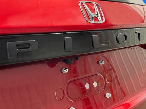 New 2025 Honda Pilot Sport image 5