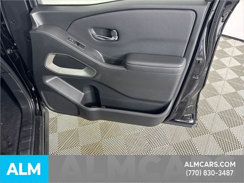 Used 2024 Nissan Frontier SV w/ Hardbody Edition image 17