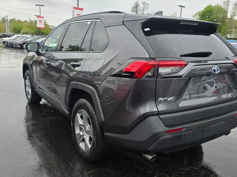 Certified 2022 Toyota RAV4 LE AWD/4WD image 4