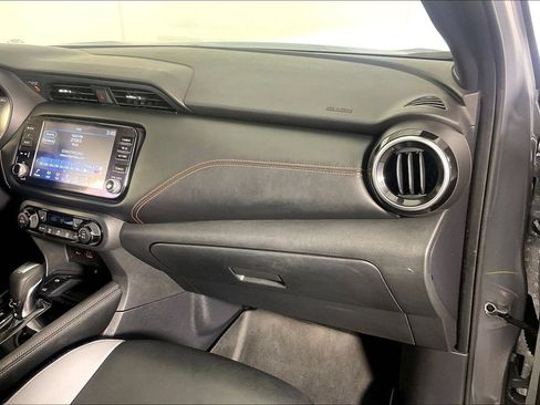 Used 2024 Nissan Kicks SR w/ SR Premium Package FWD image 18