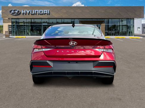 Certified 2025 Hyundai Elantra Sport FWD image 6