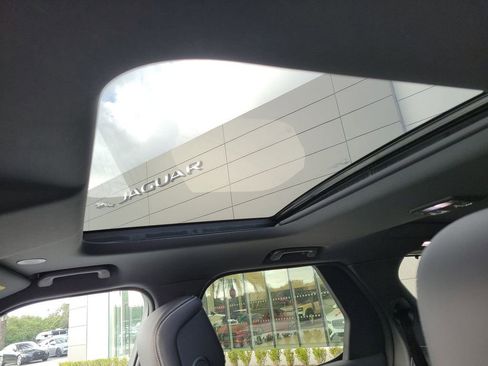 New 2025 Land Rover Discovery S AWD/4WD image 28