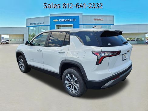 New 2026 Chevrolet Equinox LT FWD image 3