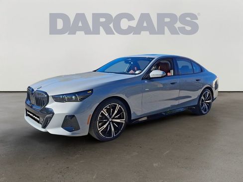 Used 2025 BMW 530i xDrive w/ M Sport Package image 2