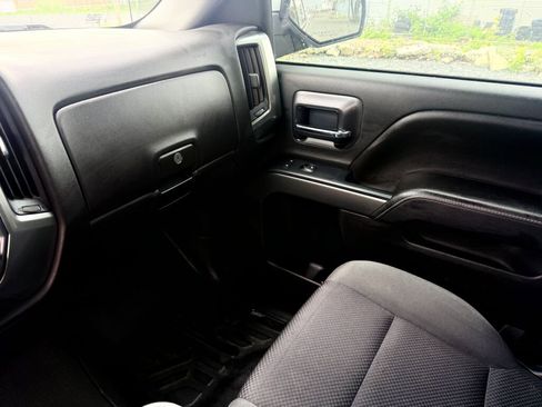 Used 2019 Chevrolet Silverado 1500 LT AWD/4WD image 16