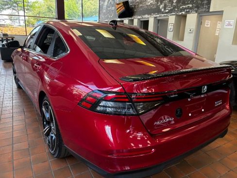 Used 2023 Honda Accord Sport image 6