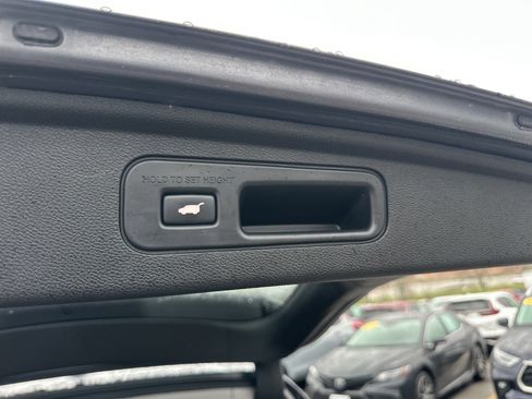 Used 2019 Honda Odyssey Elite image 11