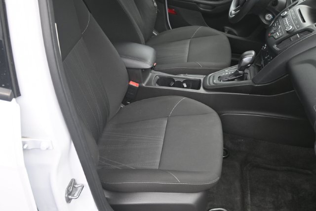 Used 2017 Ford Focus SE FWD image 11