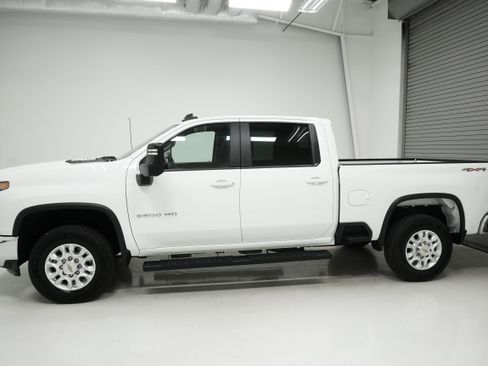 Used 2021 Chevrolet Silverado 2500 LT w/ Fleet Comfort Package image 6