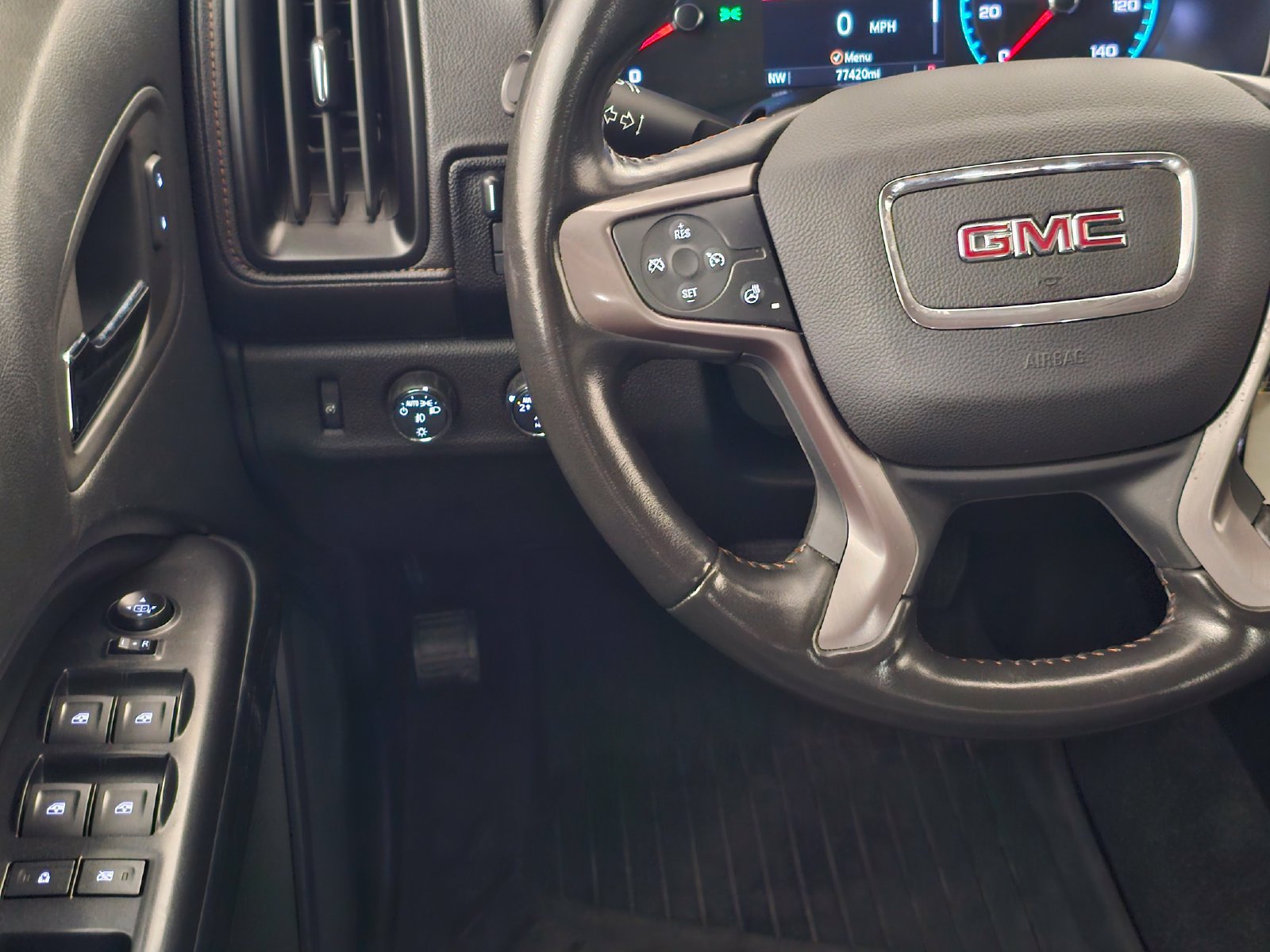 Used 2022 GMC Canyon AT4 w/ Trailering Package AWD/4WD image 10