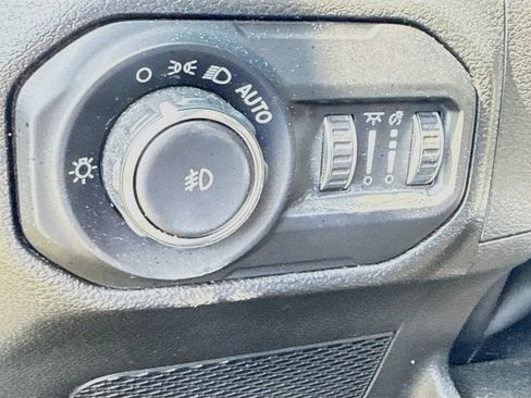 Used 2022 Jeep Wrangler Unlimited Sport w/ Sun And Sound Package AWD/4WD image 11
