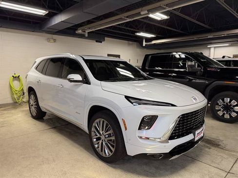 Certified 2026 Buick Enclave Avenir w/ Super Cruise Package AWD/4WD image 3