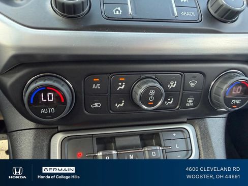 Used 2023 GMC Acadia SLE FWD image 24