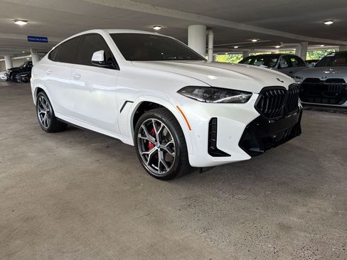 Used 2026 BMW X6 xDrive40i w/ Premium Package AWD/4WD image 4