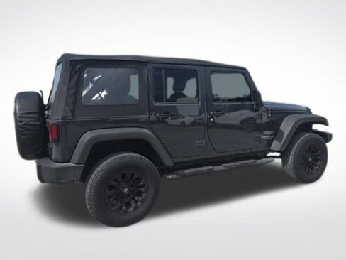 Used 2017 Jeep Wrangler Unlimited Sport AWD/4WD image 3