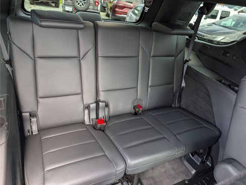 Used 2023 Cadillac Escalade Luxury AWD/4WD image 13