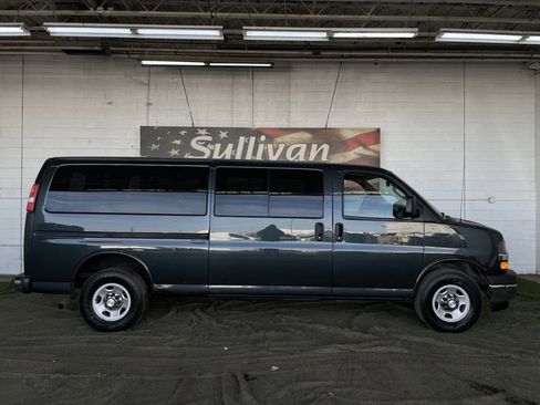 Used 2017 Chevrolet Express 3500 LT w/ LT Preferred Equipment Group image 6