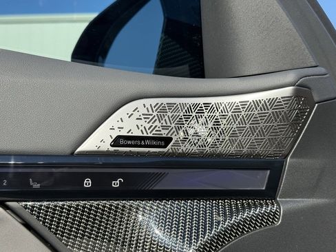 Used 2025 BMW M5 Base w/ Carbon Package image 20