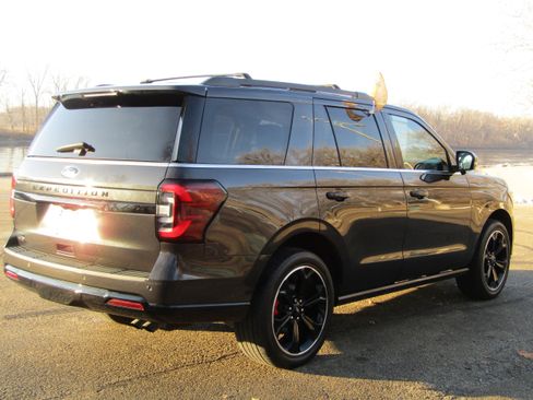 Certified 2023 Ford Expedition Limited image 4