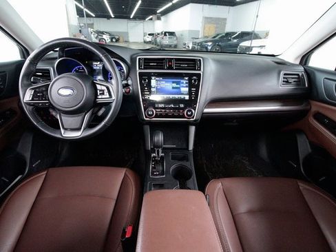 Used 2018 Subaru Outback 2.5i Touring image 6